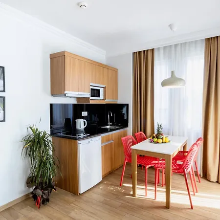 Comfort Hotel 3*